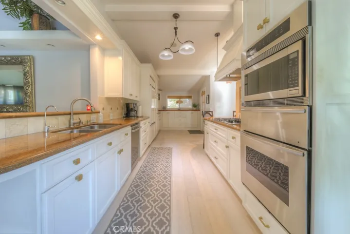 12861 Dunas Road, North Tustin, California 92705
