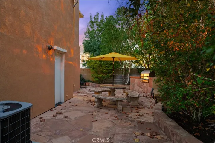 5437 Martingale Way, Fontana, California 92336
