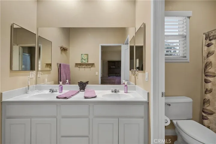 5437 Martingale Way, Fontana, California 92336