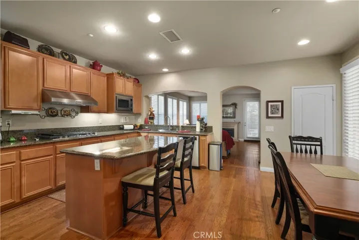 5437 Martingale Way, Fontana, California 92336