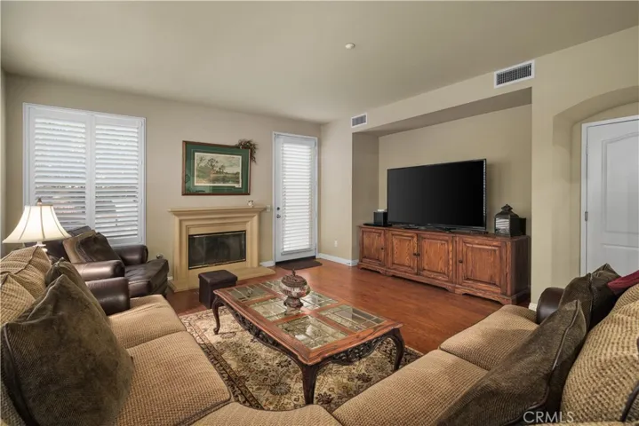 5437 Martingale Way, Fontana, California 92336