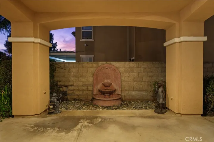 5437 Martingale Way, Fontana, California 92336