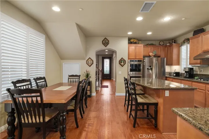 5437 Martingale Way, Fontana, California 92336