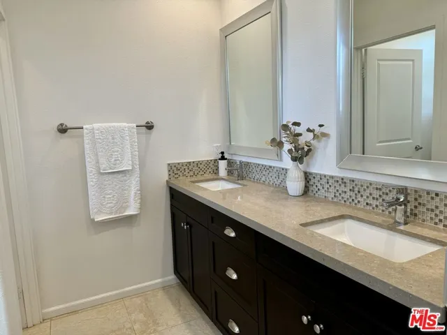 7611 N Courage Way, Van Nuys, California 91405