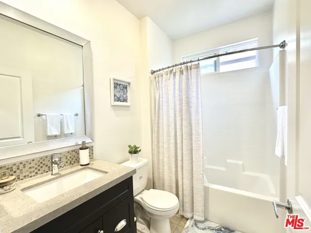 7611 N Courage Way, Van Nuys, California 91405