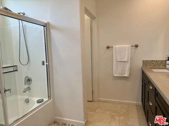 7611 N Courage Way, Van Nuys, California 91405