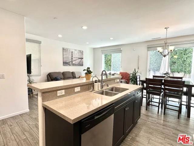 7611 N Courage Way, Van Nuys, California 91405