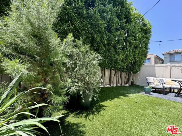 7611 N Courage Way, Van Nuys, California 91405
