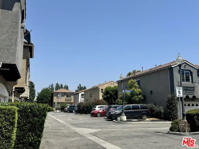 7611 N Courage Way, Van Nuys, California 91405