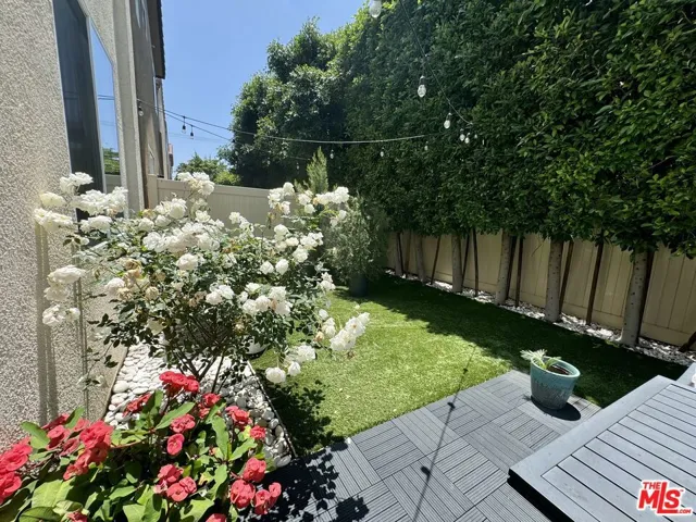 7611 N Courage Way, Van Nuys, California 91405