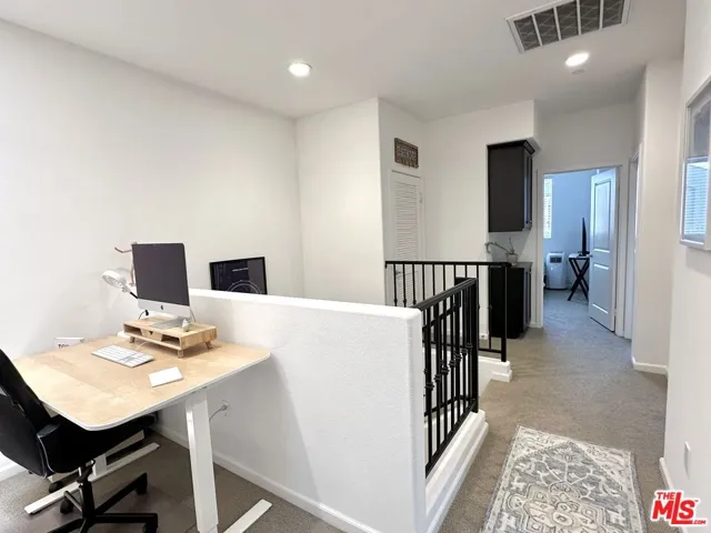 7611 N Courage Way, Van Nuys, California 91405