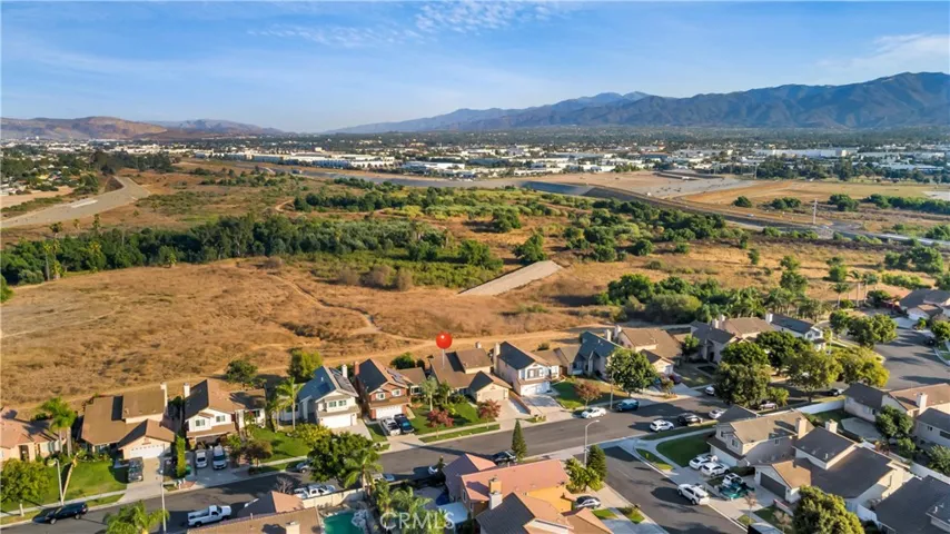 873 Hedges Drive, Corona, California 92878