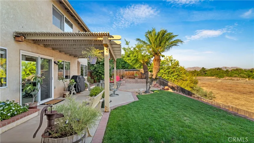 873 Hedges Drive, Corona, California 92878
