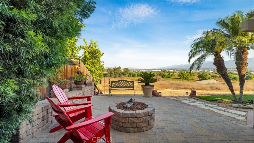 873 Hedges Drive, Corona, California 92878