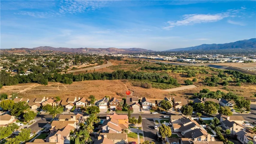 873 Hedges Drive, Corona, California 92878
