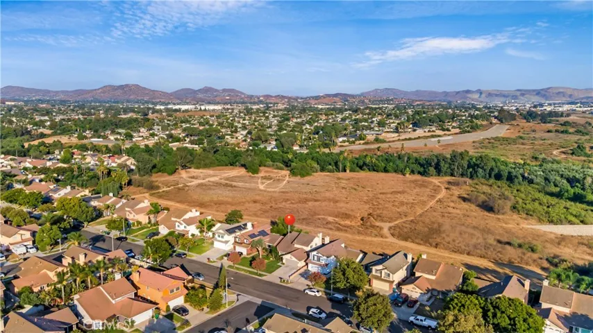 873 Hedges Drive, Corona, California 92878