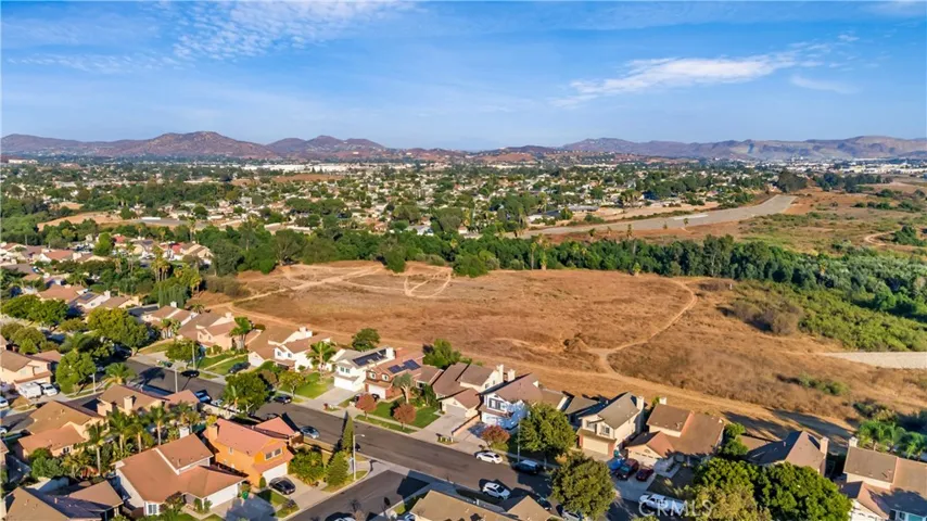873 Hedges Drive, Corona, California 92878