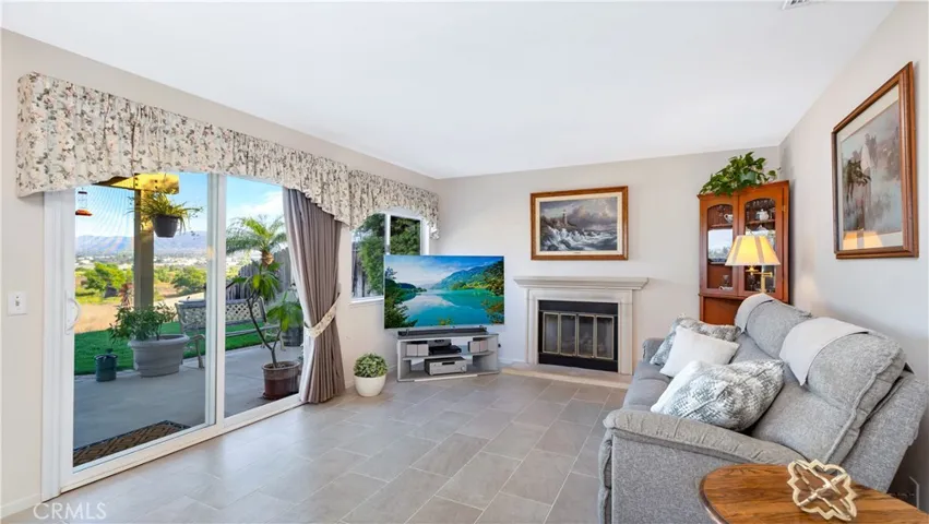 873 Hedges Drive, Corona, California 92878