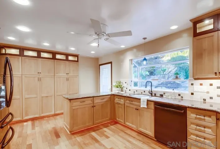 1990 Longs Hill Road, El Cajon, California 92021