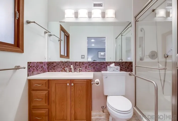1990 Longs Hill Road, El Cajon, California 92021