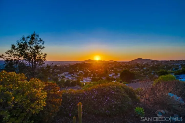 1990 Longs Hill Road, El Cajon, California 92021