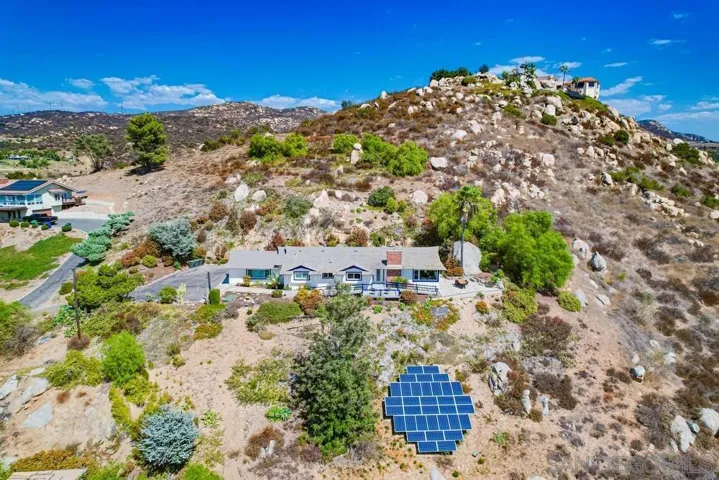 1990 Longs Hill Road, El Cajon, California 92021