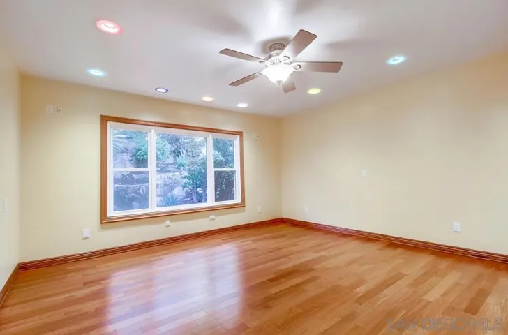 1990 Longs Hill Road, El Cajon, California 92021