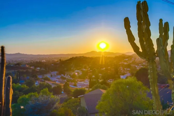 1990 Longs Hill Road, El Cajon, California 92021