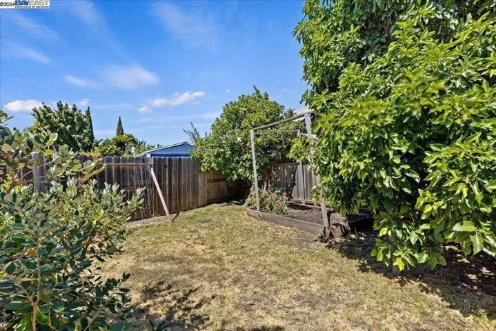 26446 Mockingbird Ln, Hayward, California 94544