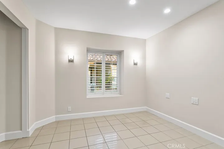 Downstairs Bedroom (BR3)