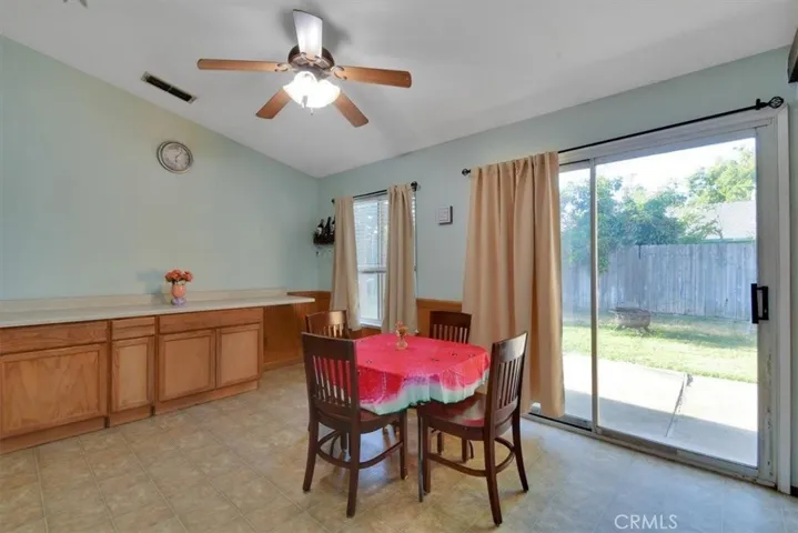 1613 Rodeo Way, Olivehurst, California 95961