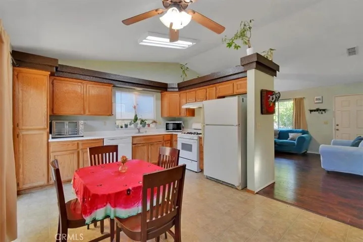 1613 Rodeo Way, Olivehurst, California 95961