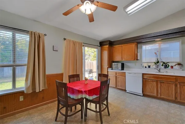 1613 Rodeo Way, Olivehurst, California 95961