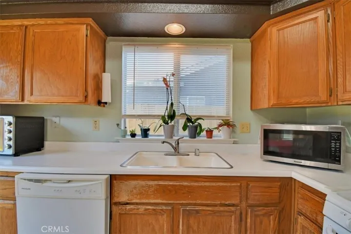 1613 Rodeo Way, Olivehurst, California 95961