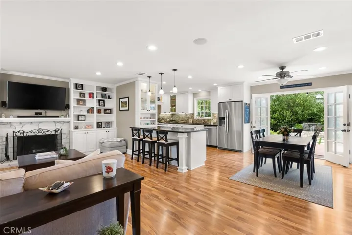 6291 Fallingwater Drive, Huntington Beach, California 92647