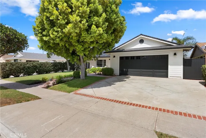 6291 Fallingwater Drive, Huntington Beach, California 92647