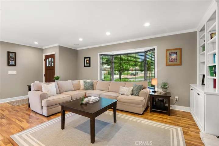 6291 Fallingwater Drive, Huntington Beach, California 92647