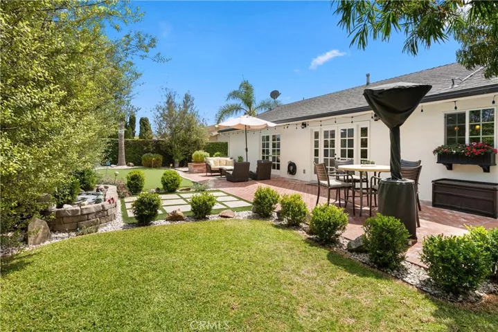 6291 Fallingwater Drive, Huntington Beach, California 92647