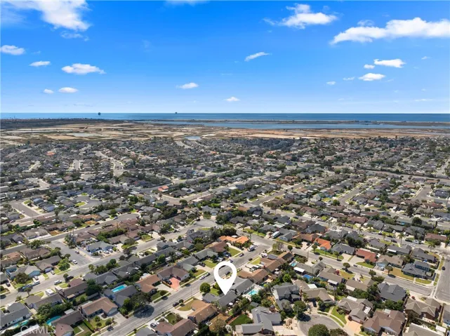 6291 Fallingwater Drive, Huntington Beach, California 92647