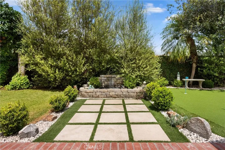 6291 Fallingwater Drive, Huntington Beach, California 92647