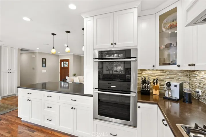 6291 Fallingwater Drive, Huntington Beach, California 92647
