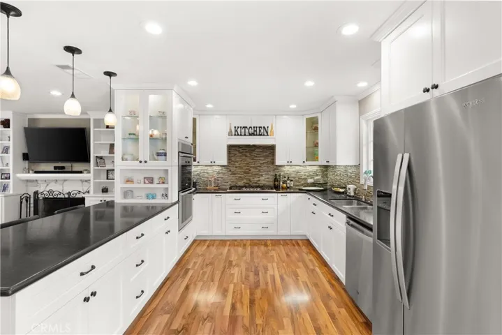 6291 Fallingwater Drive, Huntington Beach, California 92647