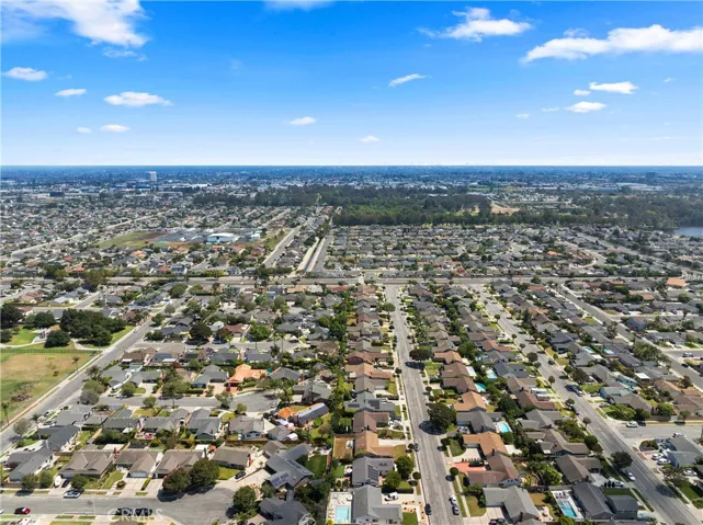 6291 Fallingwater Drive, Huntington Beach, California 92647