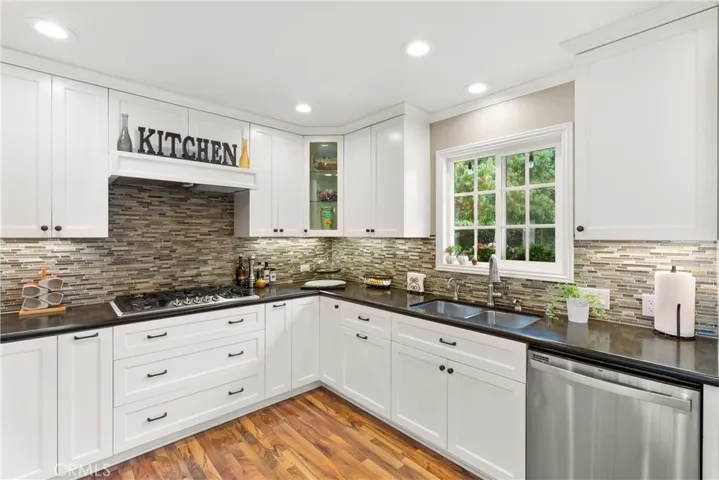 6291 Fallingwater Drive, Huntington Beach, California 92647