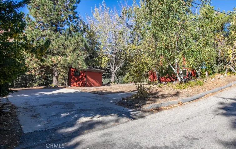 6392 Spruce Avenue, Angelus Oaks, California 92305