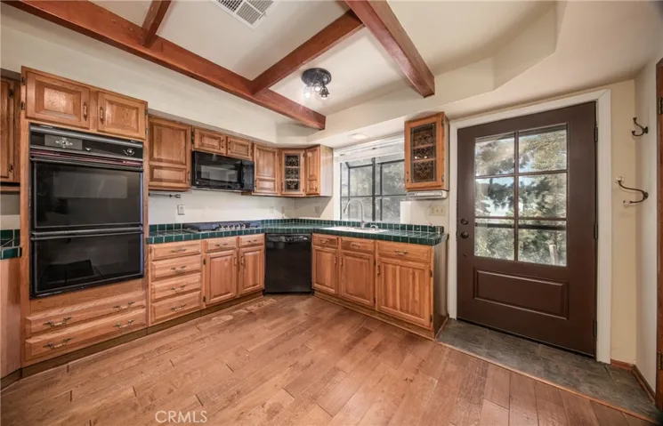 6392 Spruce Avenue, Angelus Oaks, California 92305