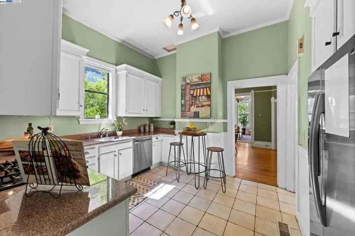 1742 12th Ave, Oakland, California 94606