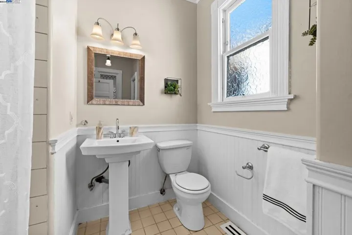 1742 12th Ave, Oakland, California 94606