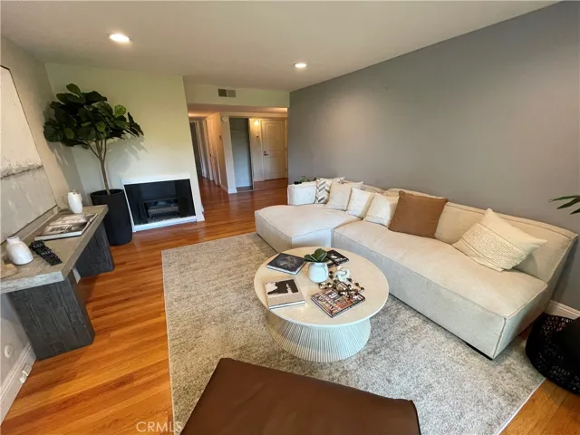 4762 Park Granada 268, Calabasas, California 91302