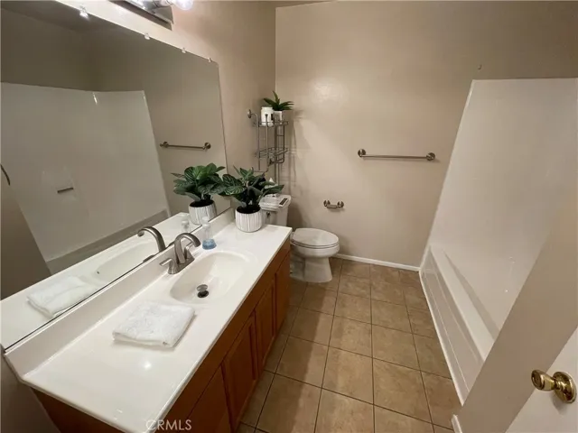 4762 Park Granada 268, Calabasas, California 91302
